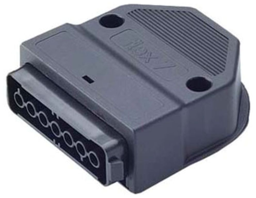 Socket, 3-Pole, Available in Multiples of 10